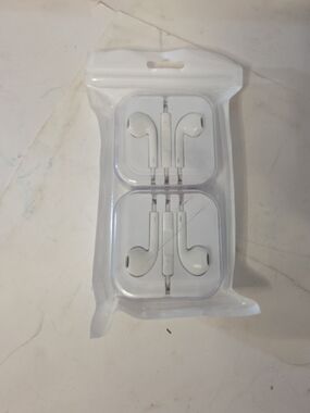 Wired Earbud Headphones Pack - White